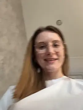 FReyja 44 online show from April 7, 2026, 11:01 am