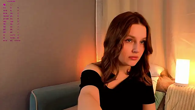 Snapshot of LorriMonz chatting on May 25, 2026, 2:44 am LorriMonz online show from May 25, 2026, 2:44 am