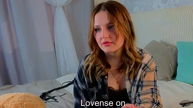 LorriMonz online show from July 10, 2026, 1:49 am