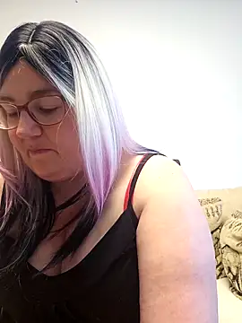 Snapshot of xXLunaBlissXx chatting on May 13, 2026, 7:15 am xXLunaBlissXx online show from May 13, 2026, 7:15 am