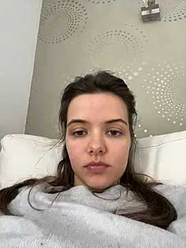 Snapshot of AForbiddenFlower chatting on April 15, 2026, 6:19 am AForbiddenFlower online show from April 15, 2026, 6:19 am