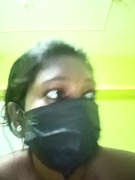 bannerjeesneha20 online show from April 14, 2026, 11:32 pm