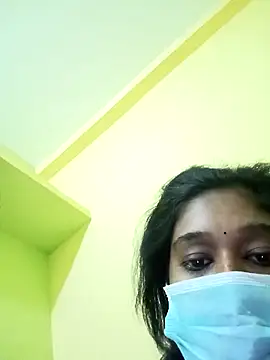 bannerjeesneha20 online show from April 11, 2026, 9:18 pm