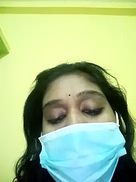 bannerjeesneha20 online show from April 3, 2026, 8:59 pm