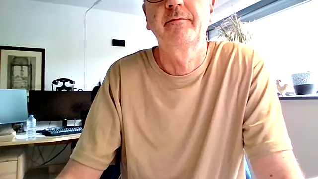 Snapshot of HotLucas66 chatting on May 6, 2026, 12:42 pm HotLucas66 online show from May 6, 2026, 12:42 pm