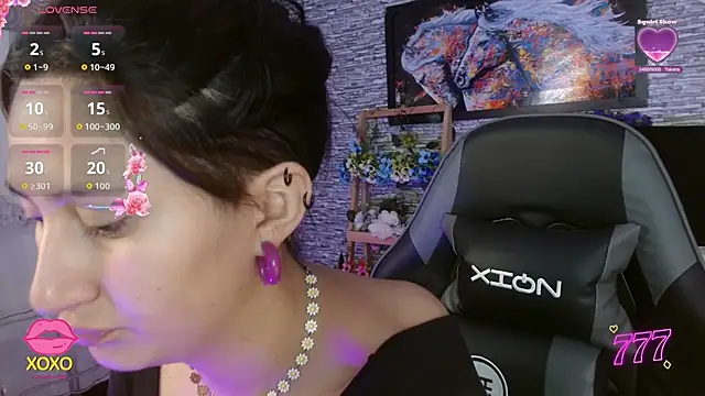 Snapshot of eyes_moonn chatting on July 28, 2026, 1:10 pm eyes moonn online show from July 28, 2026, 1:10 pm