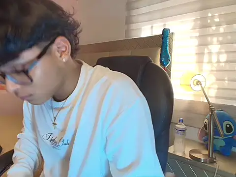 mathias oberlin online show from March 31, 2026, 7:27 pm