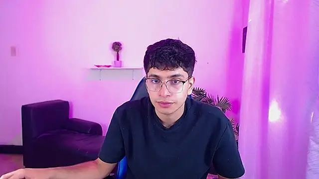 maax 18 online show from April 6, 2026, 1:34 pm