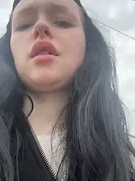 Flora Ray online show from April 16, 2026, 2:07 pm