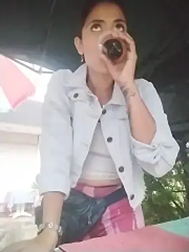 wet vika online show from April 15, 2026, 11:38 am