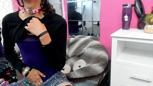 vannellope roberts online show from April 7, 2026, 1:57 pm