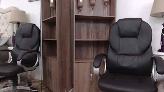 vannellope roberts online show from April 9, 2026, 11:49 am