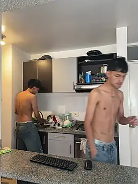 Snapshot of LYAN_DYLAN chatting on April 6, 2026, 9:27 pm LYAN DYLAN online show from April 6, 2026, 9:27 pm