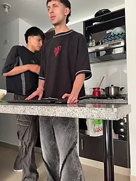 Snapshot of LYAN_DYLAN chatting on April 5, 2026, 8:04 pm LYAN DYLAN online show from April 5, 2026, 8:04 pm