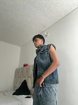 Snapshot of LYAN_DYLAN chatting on March 29, 2026, 8:43 pm LYAN DYLAN online show from March 29, 2026, 8:43 pm