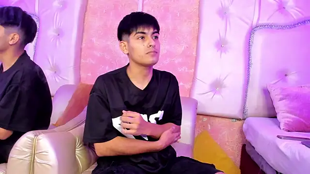 TylerCruz   online show from April 2, 2026, 1:18 pm