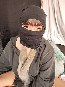 NomiHana online show from May 9, 2026, 7:06 pm