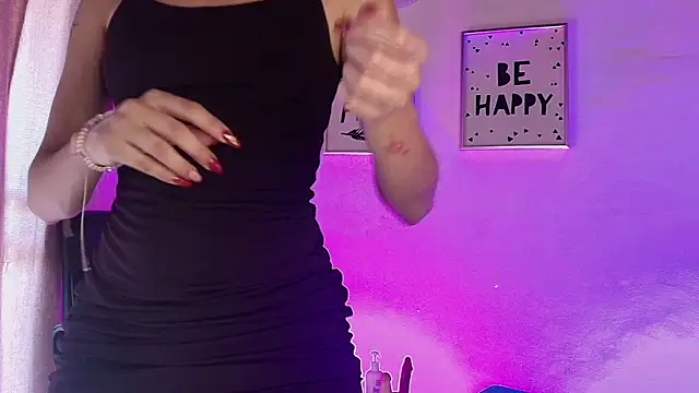Snapshot of Daphne_Rosse chatting on July 6, 2026, 3:03 pm Daphne Rosse online show from July 6, 2026, 3:03 pm