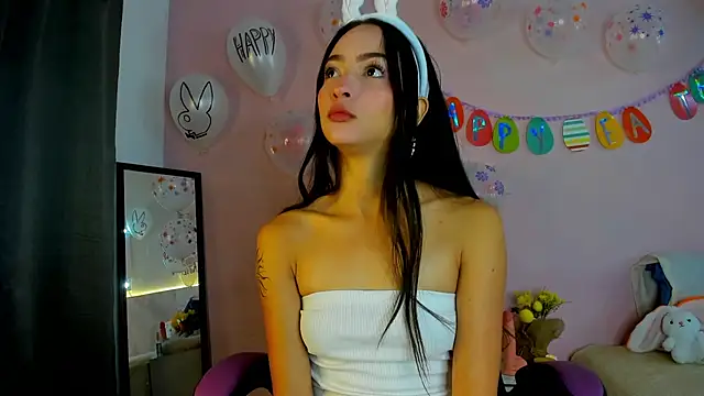 Daphne Rosse online show from April 5, 2026, 12:01 pm