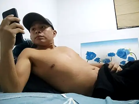 Snapshot of sexywolf10x chatting on March 27, 2026, 6:11 am sexywolf10x online show from March 27, 2026, 6:11 am