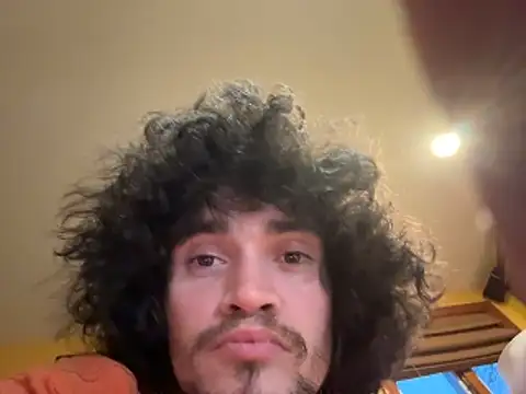 Snapshot of Teddy4420 chatting on April 6, 2026, 11:28 pm Teddy4420 online show from April 6, 2026, 11:28 pm