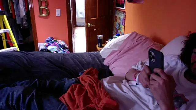 Snapshot of Teddy4420 chatting on April 13, 2026, 9:08 pm Teddy4420 online show from April 13, 2026, 9:08 pm