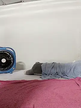 Snapshot of Jeryy68 chatting on April 13, 2026, 7:45 am Jeryy68 online show from April 13, 2026, 7:45 am