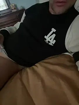 Snapshot of Ispanico1001 chatting on April 14, 2026, 3:28 pm Ispanico1001 online show from April 14, 2026, 3:28 pm