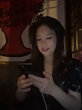 Lola666999 online show from April 15, 2026, 1:37 pm