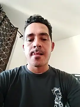 Gabriel leon33 online show from April 9, 2026, 8:59 pm