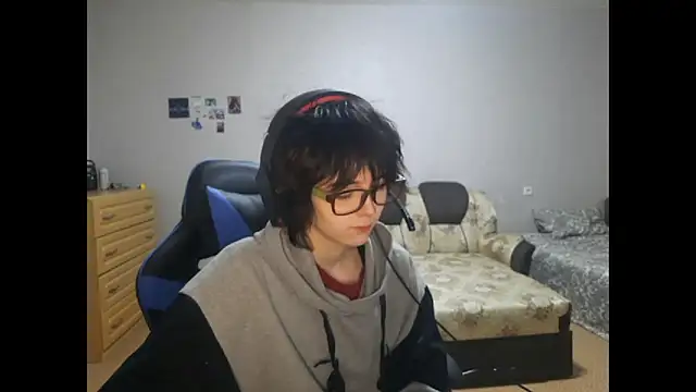 Snapshot of ShaynaLinley chatting on April 14, 2026, 9:20 pm ShaynaLinley online show from April 14, 2026, 9:20 pm