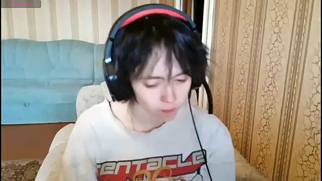 Snapshot of ShaynaLinley chatting on April 1, 2026, 7:20 am ShaynaLinley online show from April 1, 2026, 7:20 am