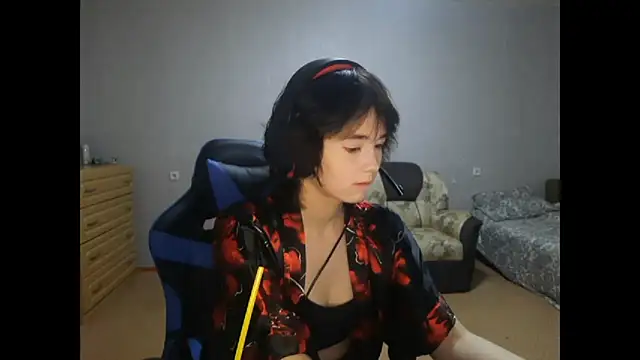 Snapshot of ShaynaLinley chatting on April 12, 2026, 9:07 pm ShaynaLinley online show from April 12, 2026, 9:07 pm