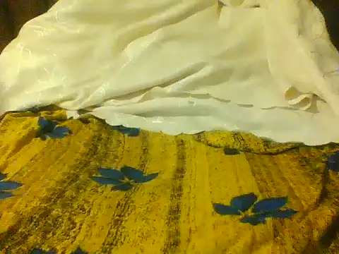 Snapshot of PetuniaAkAkea chatting on April 15, 2026, 6:56 pm PetuniaAkAkea online show from April 15, 2026, 6:56 pm