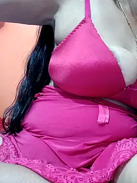 DesiKudiLive online show from April 13, 2026, 6:56 pm