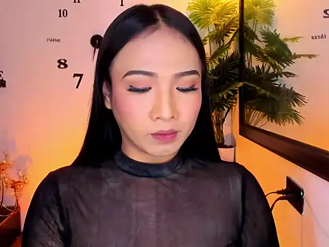 urasianhotfucker online show from March 24, 2026, 10:32 pm