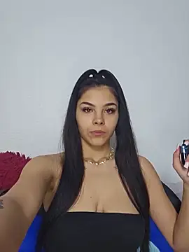 Crissdesire online show from May 24, 2026, 1:44 pm