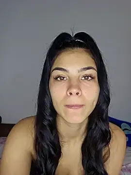 Crissdesire online show from April 7, 2026, 1:57 pm