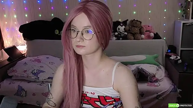 JulietFisher online show from March 30, 2026, 4:47 am