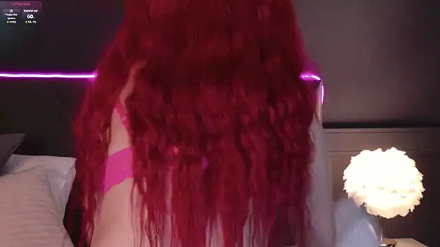 Snapshot of SiennaVosss chatting on April 16, 2026, 6:14 am SiennaVosss online show from April 16, 2026, 6:14 am