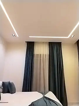 Exotic ParisX online show from April 4, 2026, 11:00 pm