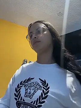 miaa doll22 online show from March 26, 2026, 1:53 pm