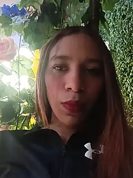 Snapshot of ValerieWoodsl chatting on July 13, 2026, 5:01 pm ValerieWoodsl online show from July 13, 2026, 5:01 pm