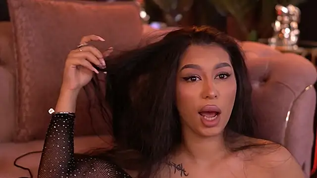 CherrieTeen online show from April 4, 2026, 6:03 pm