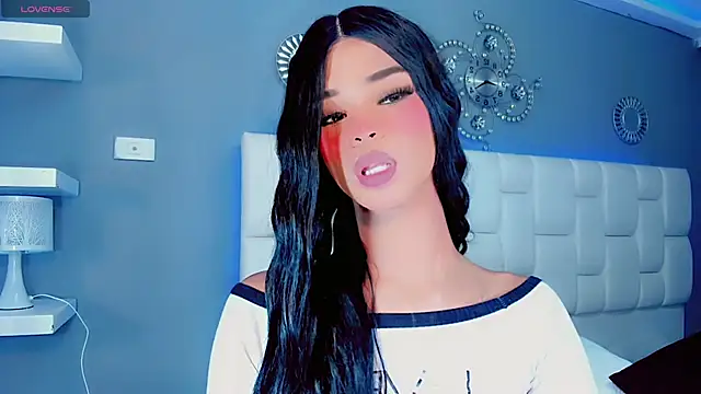 Kornylovee online show from April 11, 2026, 9:18 pm