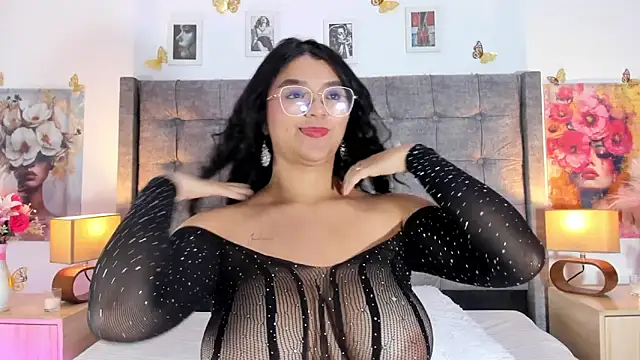 Snapshot of SamantaAristizabal2 chatting on May 15, 2026, 11:08 am SamantaAristizabal2 online show from May 15, 2026, 11:08 am