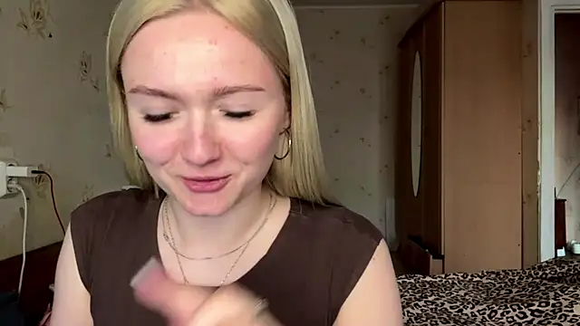 Sophia Blonde online show from April 14, 2026, 2:55 pm