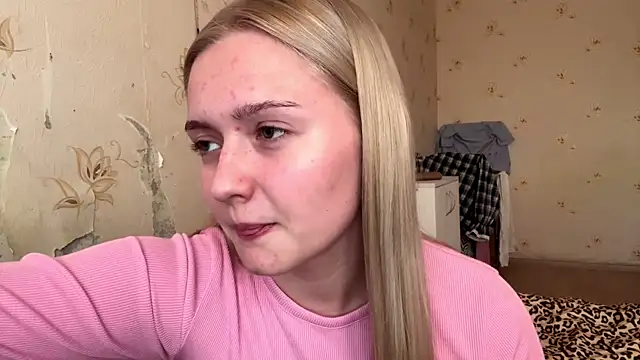 Sophia Blonde online show from April 16, 2026, 2:18 pm