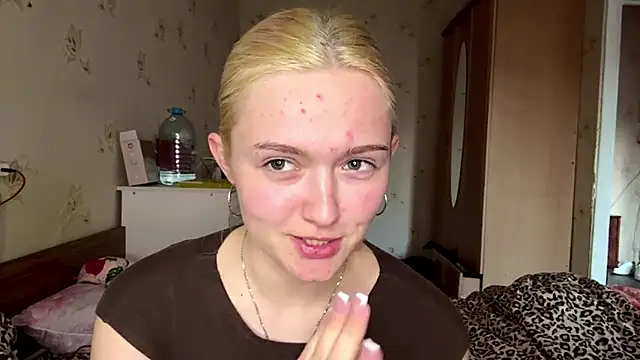 Sophia Blonde online show from April 8, 2026, 2:29 pm