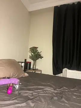 SeksiMilf34 online show from March 27, 2026, 1:58 am